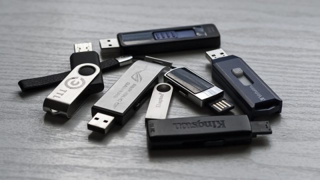 Clés USB carte de crédit et carte de visite imprimées avec votre logo