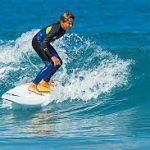 Le guide complet de progression des planches de surf pour les surfeurs débutants et intermédiaires